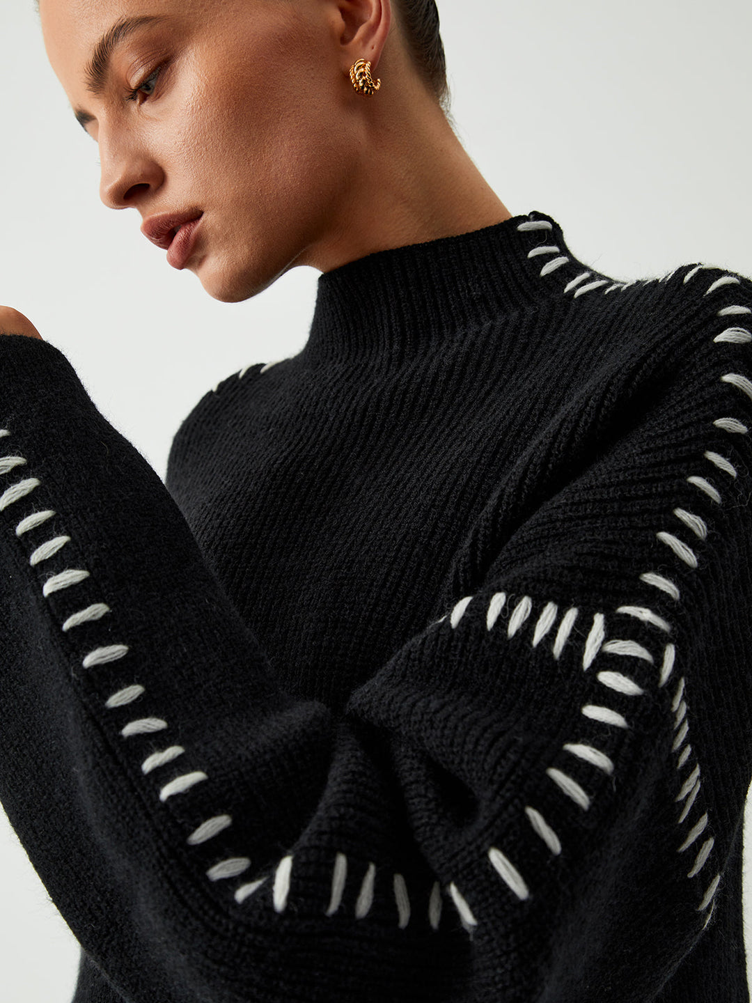 Vivoras | Pull oversize à col roulé avec détails en piqué