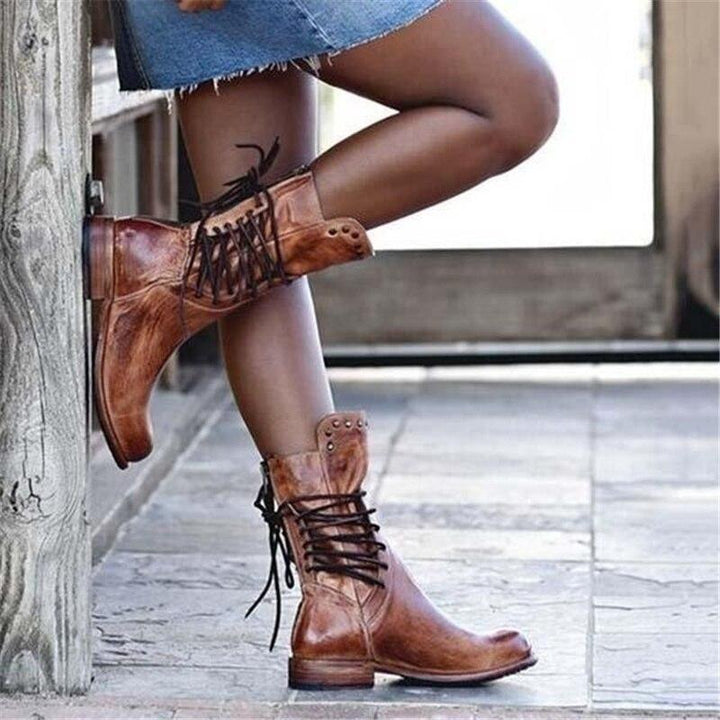 Odette | Bottes mi-mollet rétro à lacets avec détails cloutés