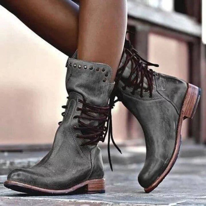 Odette | Bottes mi-mollet rétro à lacets avec détails cloutés